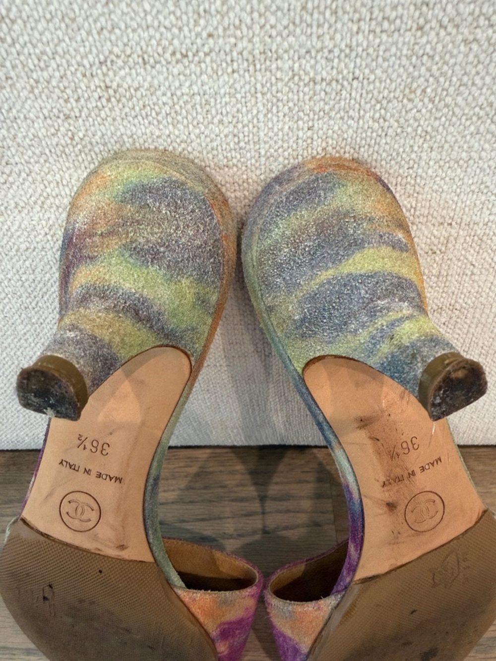 Chanel Purple Tie-Dye Suede Slide Sandals with Crystal CC - Picture 9 of 13